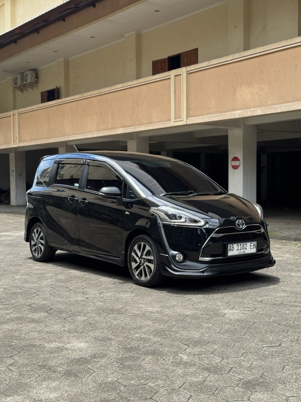 2017 Toyota Sienta 1.5L Q AT