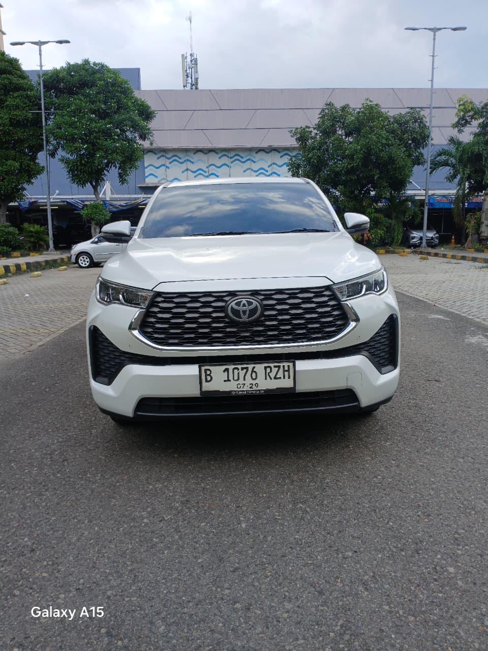 2024 Toyota Kijang Innova Zenix