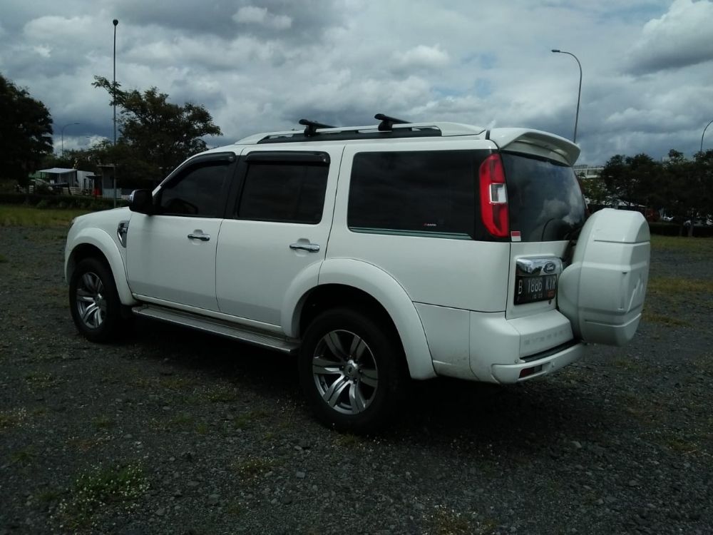 Old 2010 Ford Everest 4X4  Limited 2.5L AT 4X4  Limited 2.5L AT