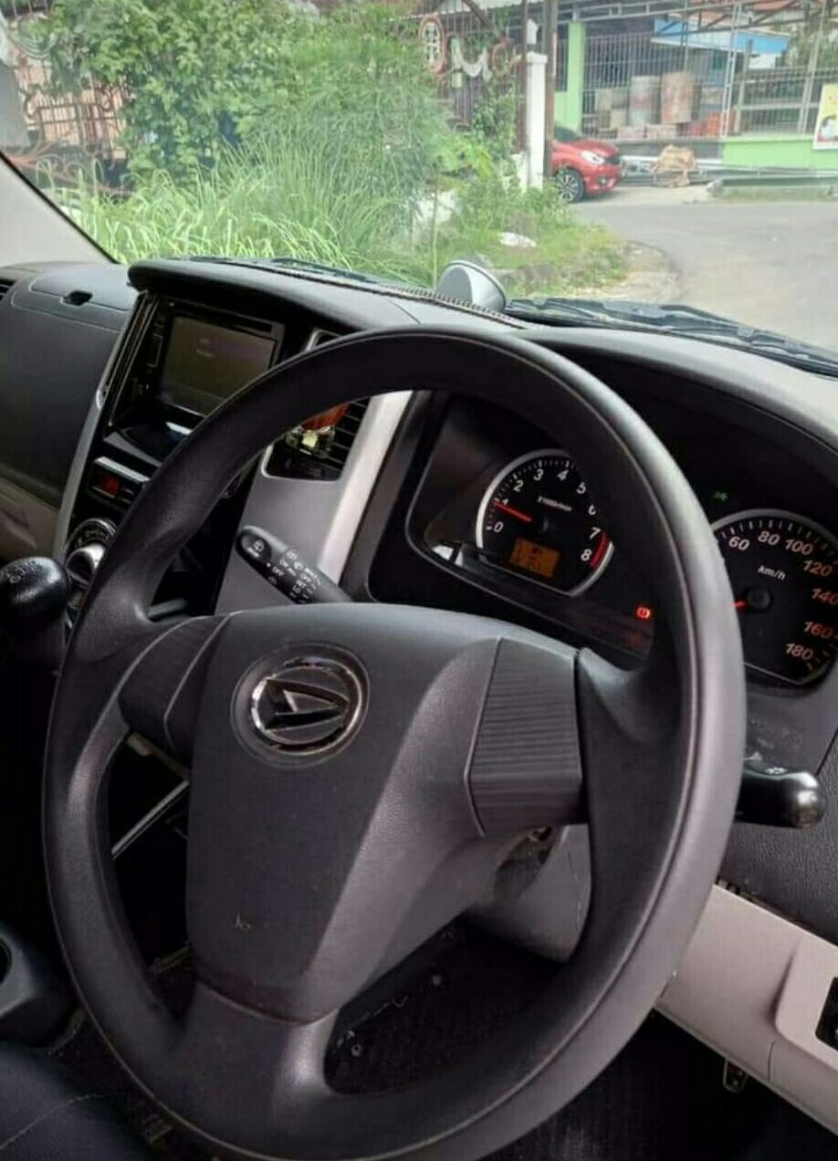 Old 2015 Daihatsu Luxio 1.5 X M/T 1.5 X M/T