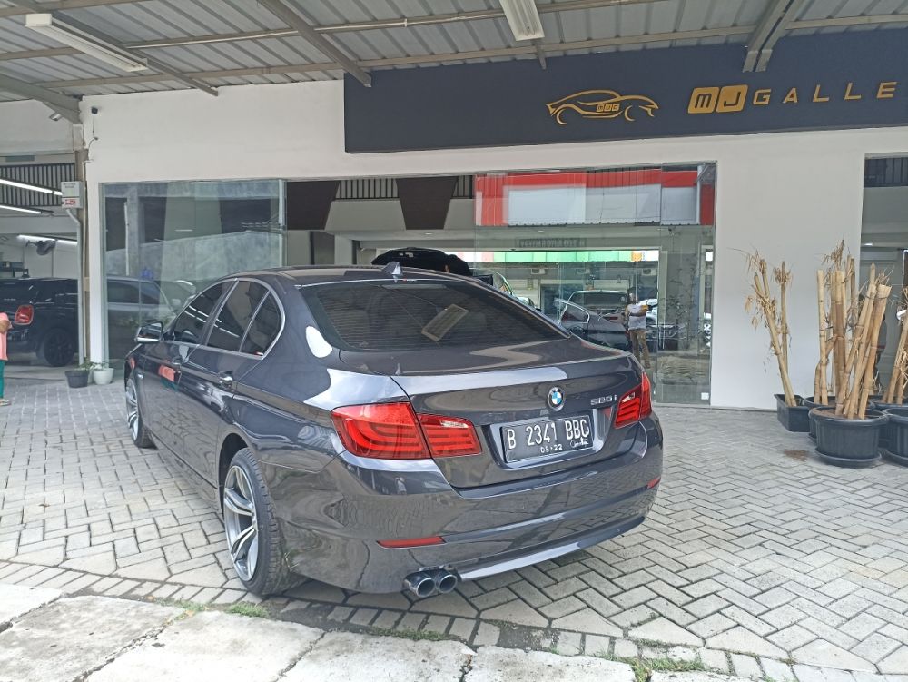 2012 BMW 5 Series Sedan  520i Luxury 520i Luxury tua