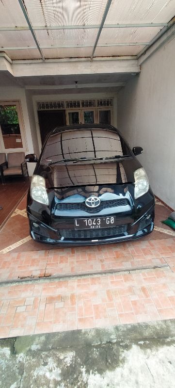 2012 Toyota Yaris  S Limited AT
