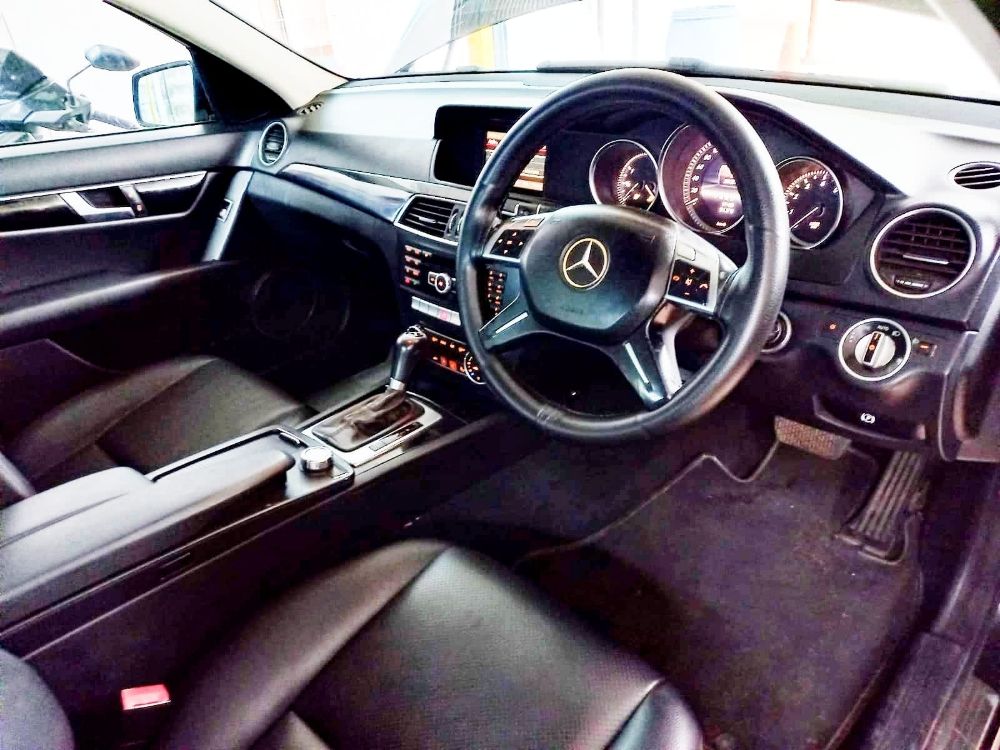 Dijual 2013 Mercedes Benz C-Class Sedan C 200 C 200 Bekas