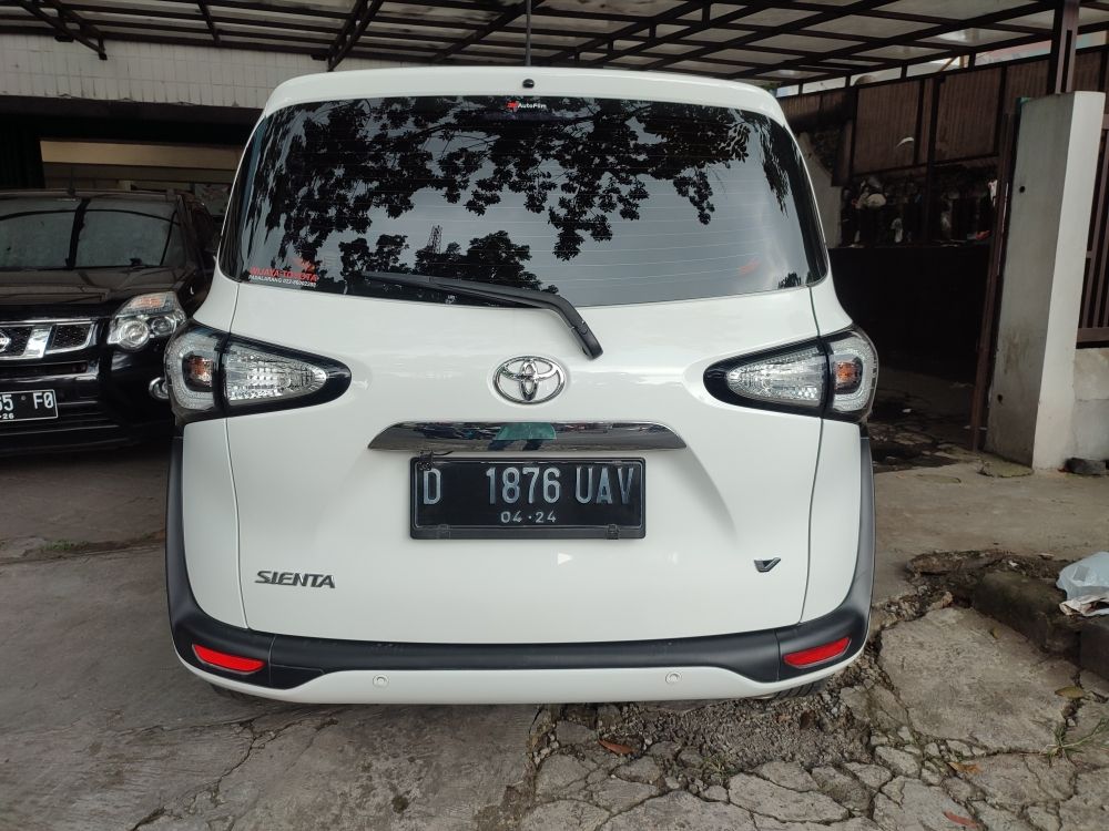 2019 Toyota Sienta V CVT V CVT tua
