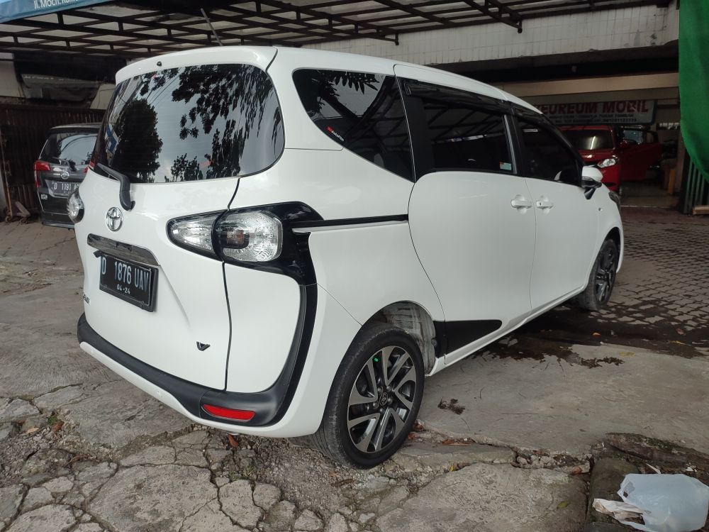 Dijual 2019 Toyota Sienta V CVT V CVT Bekas
