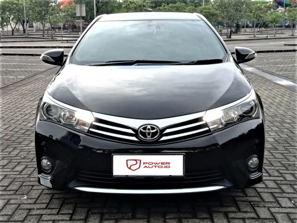 2015 Toyota Corolla Altis  1.8 V CVT AT 1.8 V CVT AT bekas