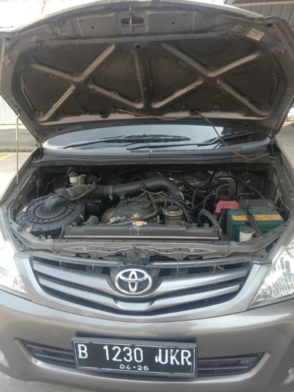 2011 Toyota Kijang Innova 2.0 G AT