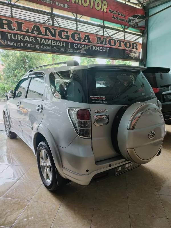2011 Toyota Rush  1.5 S MT TRD SPORTIVO LUX 1.5 S MT TRD SPORTIVO LUX tua