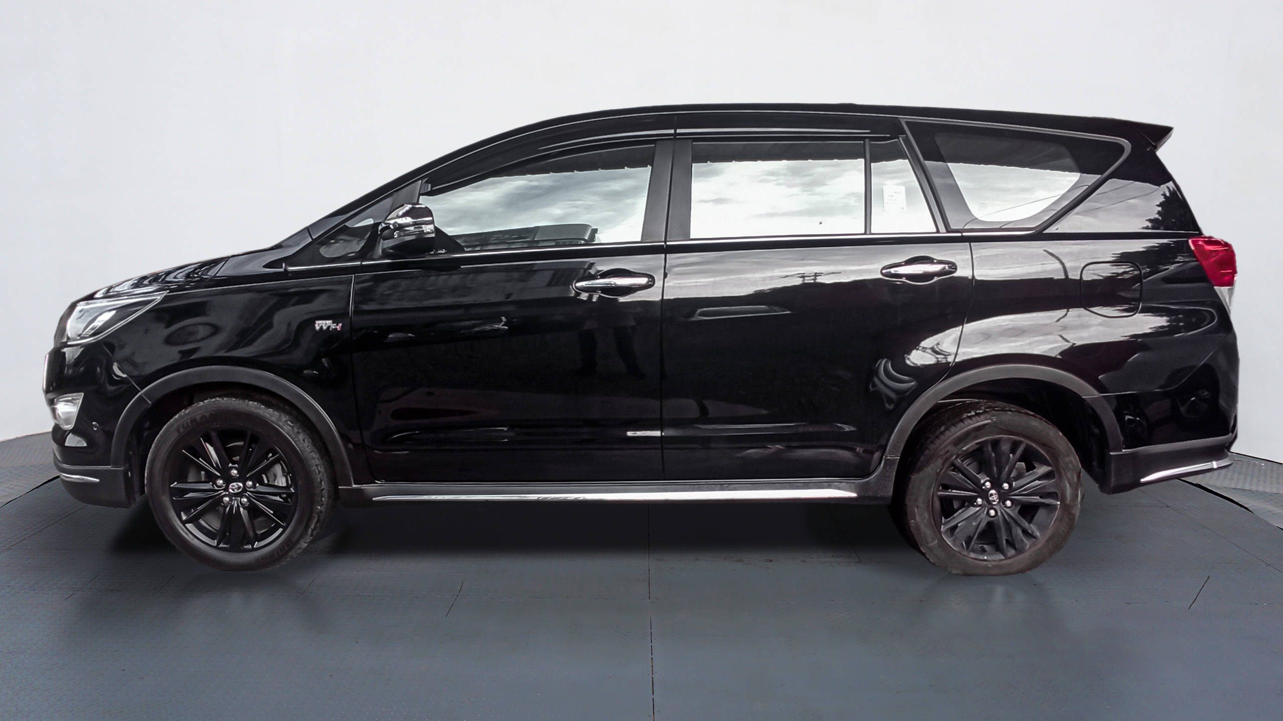 Old 2020 Toyota Kijang Innova 2.0L Venturer AT 2.0L Venturer AT