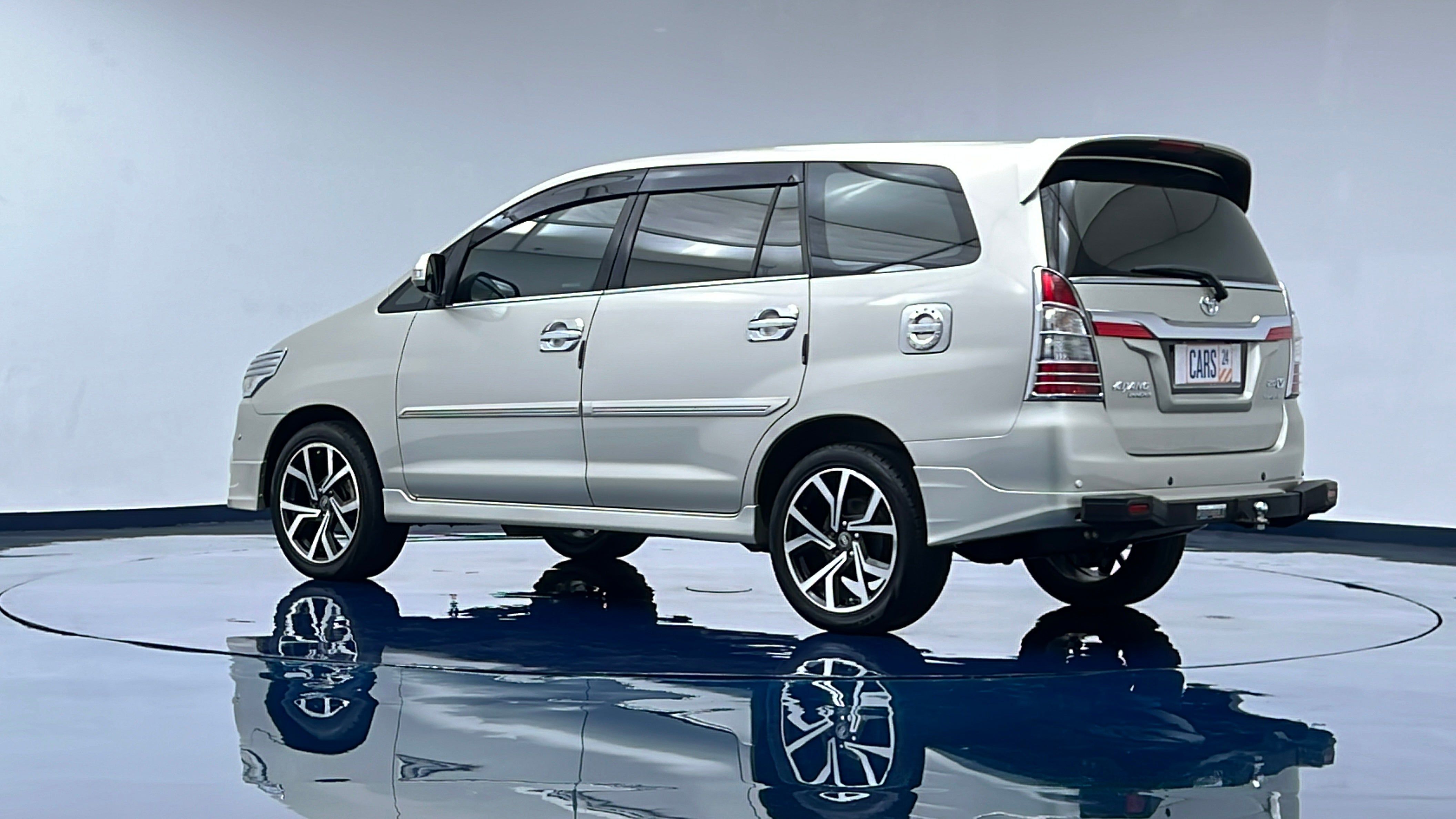 2014 Toyota Kijang Innova 2.0 V AT 2.0 V AT tua