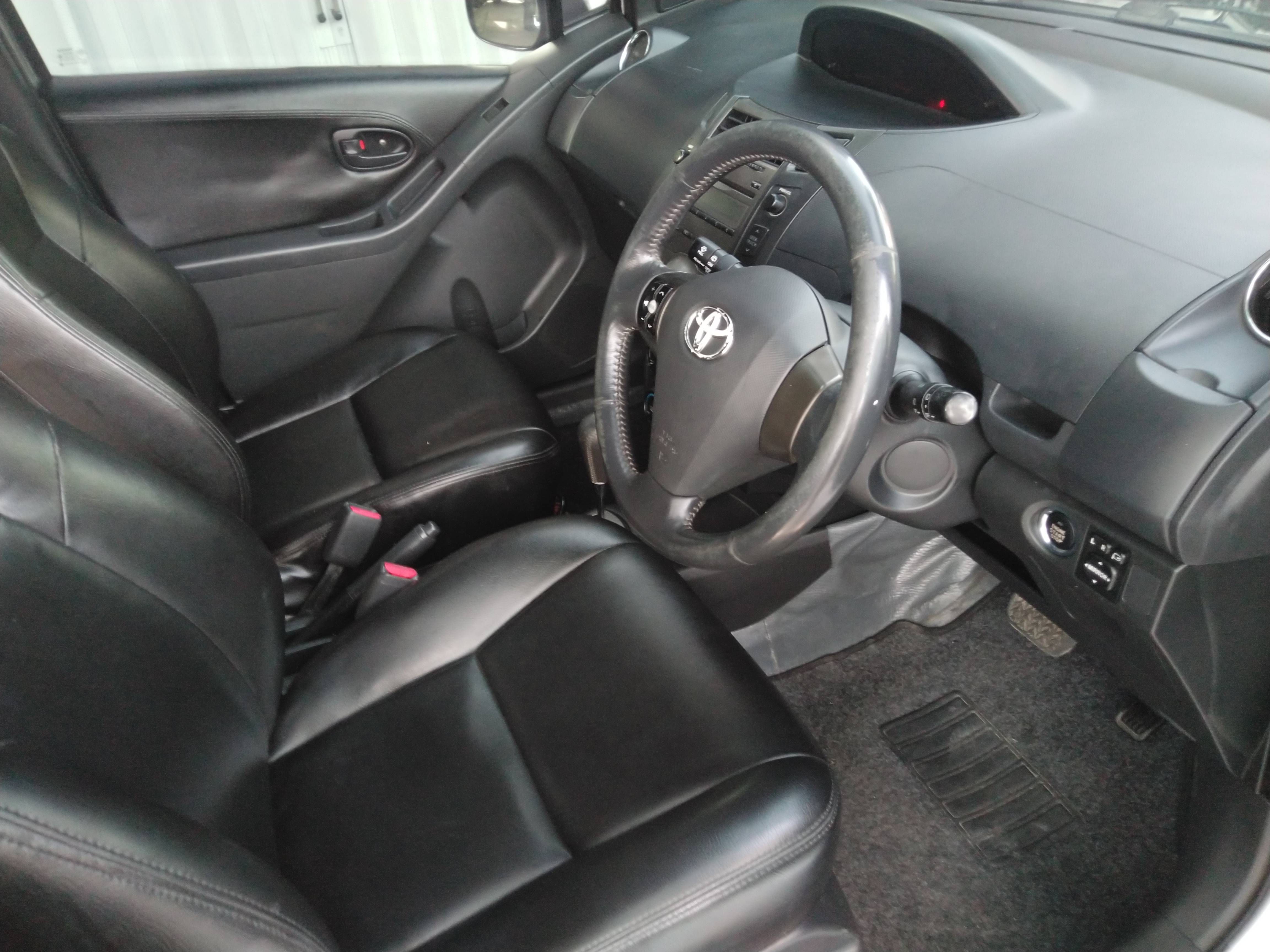 2010 Toyota Yaris 2010 Toyota Yaris