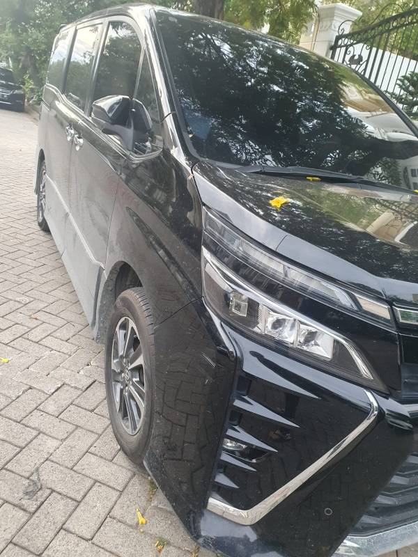 Dijual 2019 Toyota Voxy 2.0L AT 2.0L AT Bekas