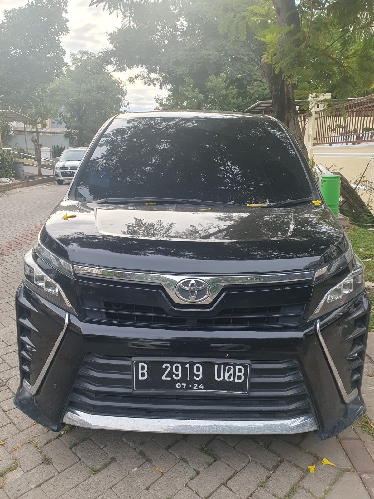 2019 Toyota Voxy 2.0L AT 2.0L AT bekas
