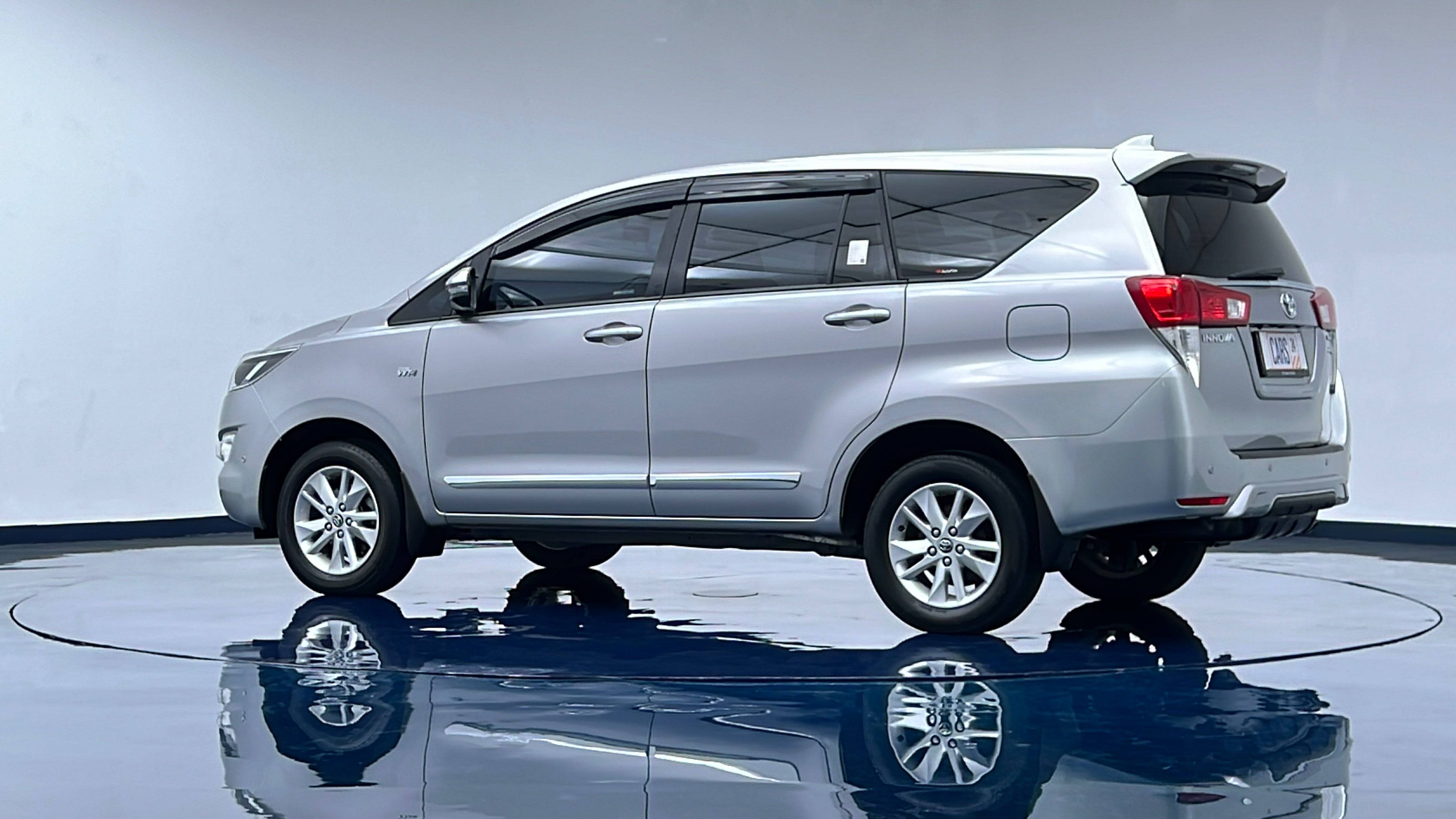 Old 2018 Toyota Kijang Innova 2.0 V AT 2.0 V AT