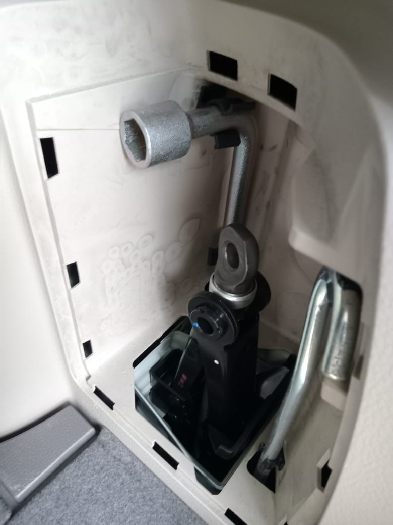 2016 Suzuki Ertiga Dreza 2016 Suzuki Ertiga Dreza