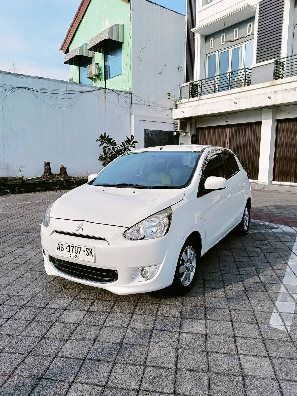 Spesifikasi Mitsubishi Mirage - Konfigurasi & Fitur | Oto