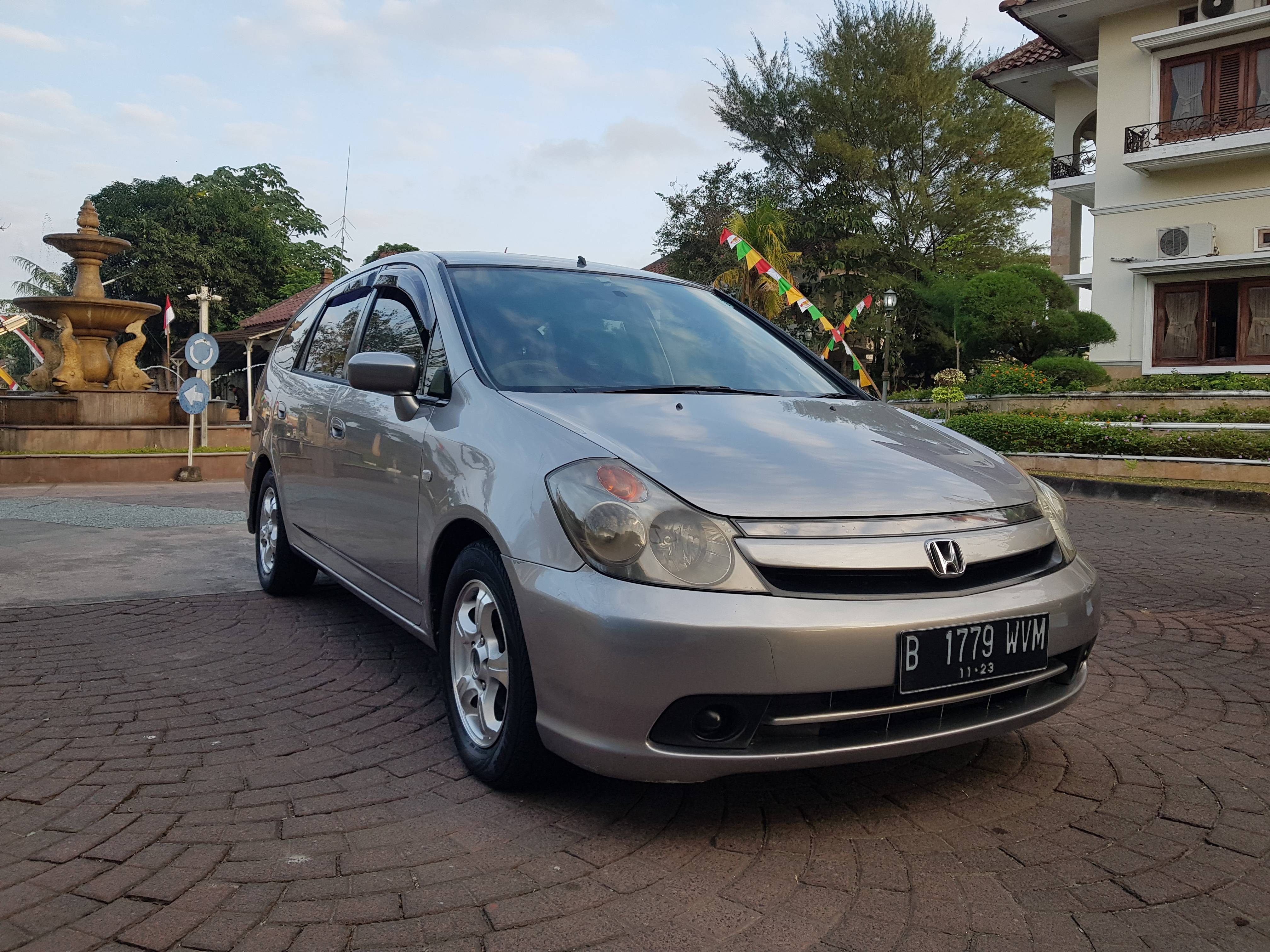 2005 Honda Stream VTEC 1.7L AT Bekas