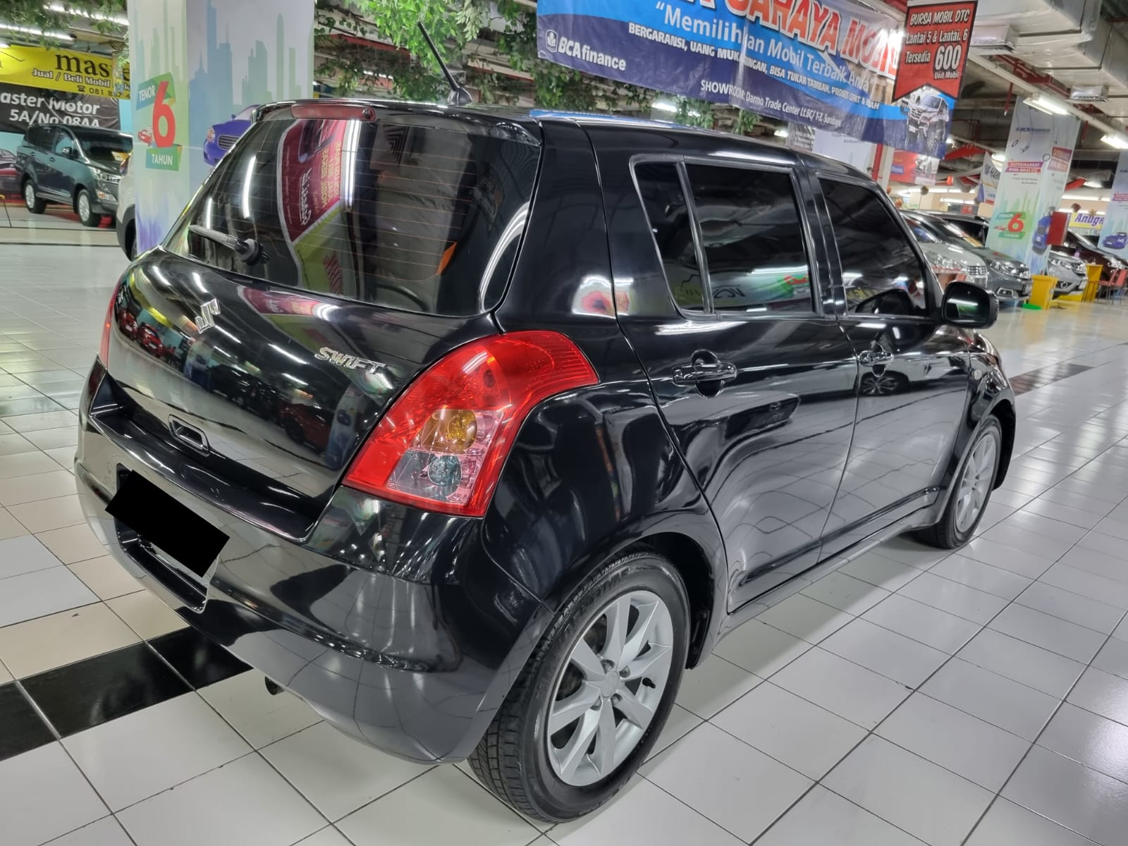 2010 Suzuki Swift 2010 Suzuki Swift