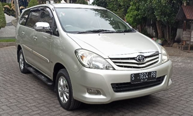 2011 Toyota Innova 2011 Toyota Innova