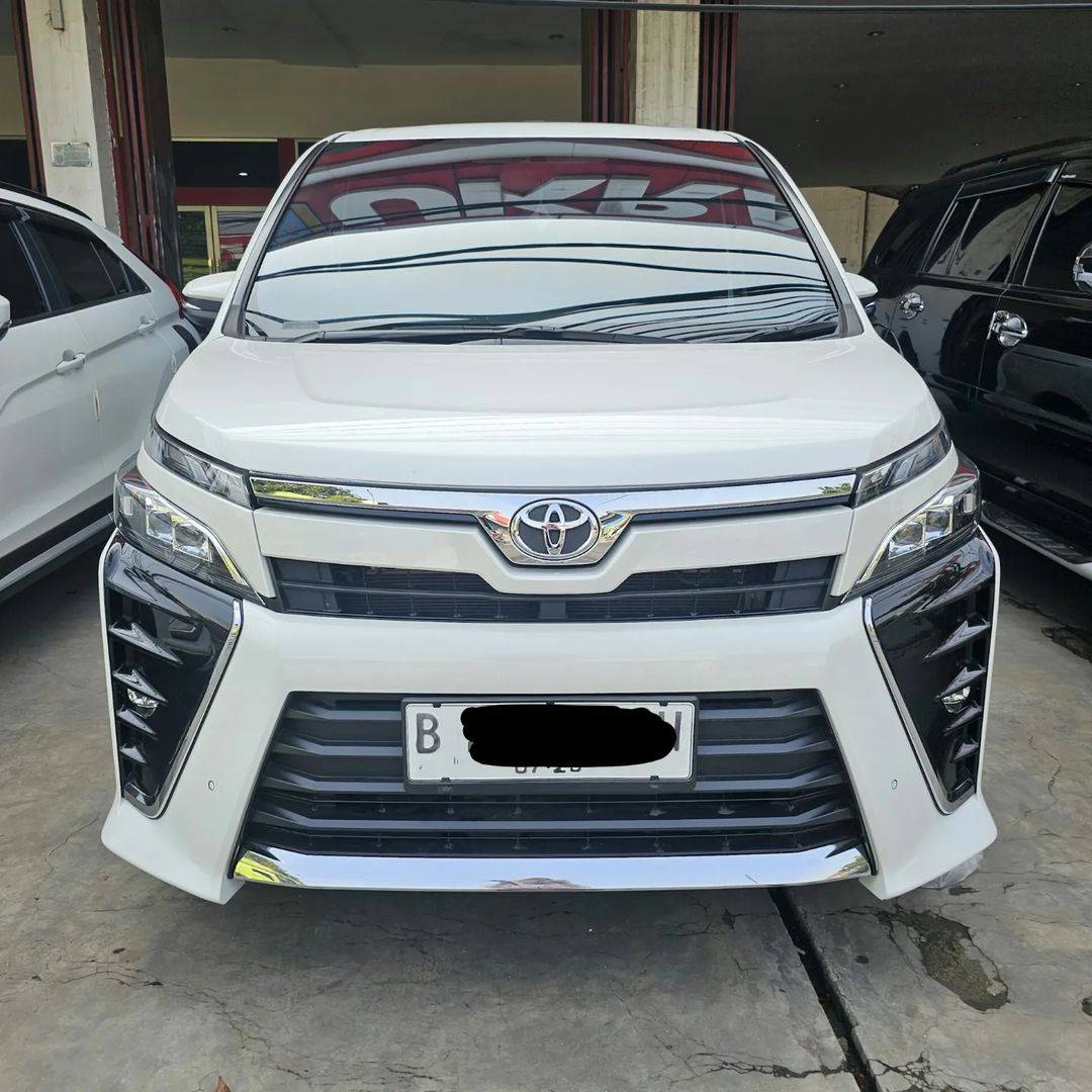 Toyota Voxy Bekas
