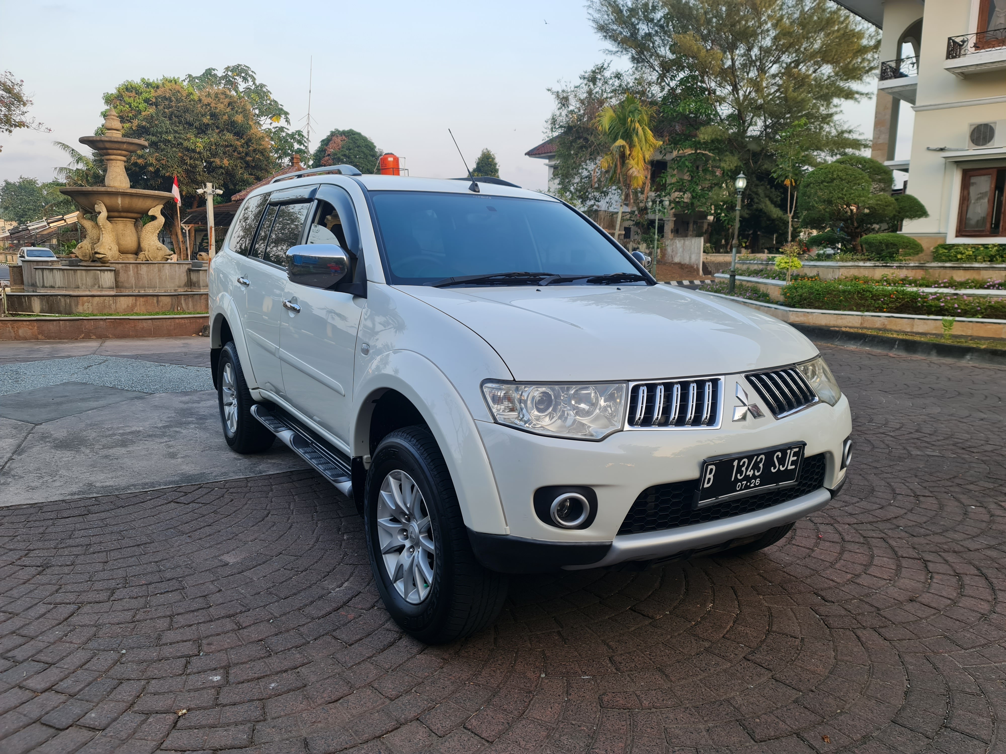 2011 Mitsubishi Pajero Sport Exceed AT 4x2 2011 Mitsubishi Pajero Sport Exceed AT 4x2