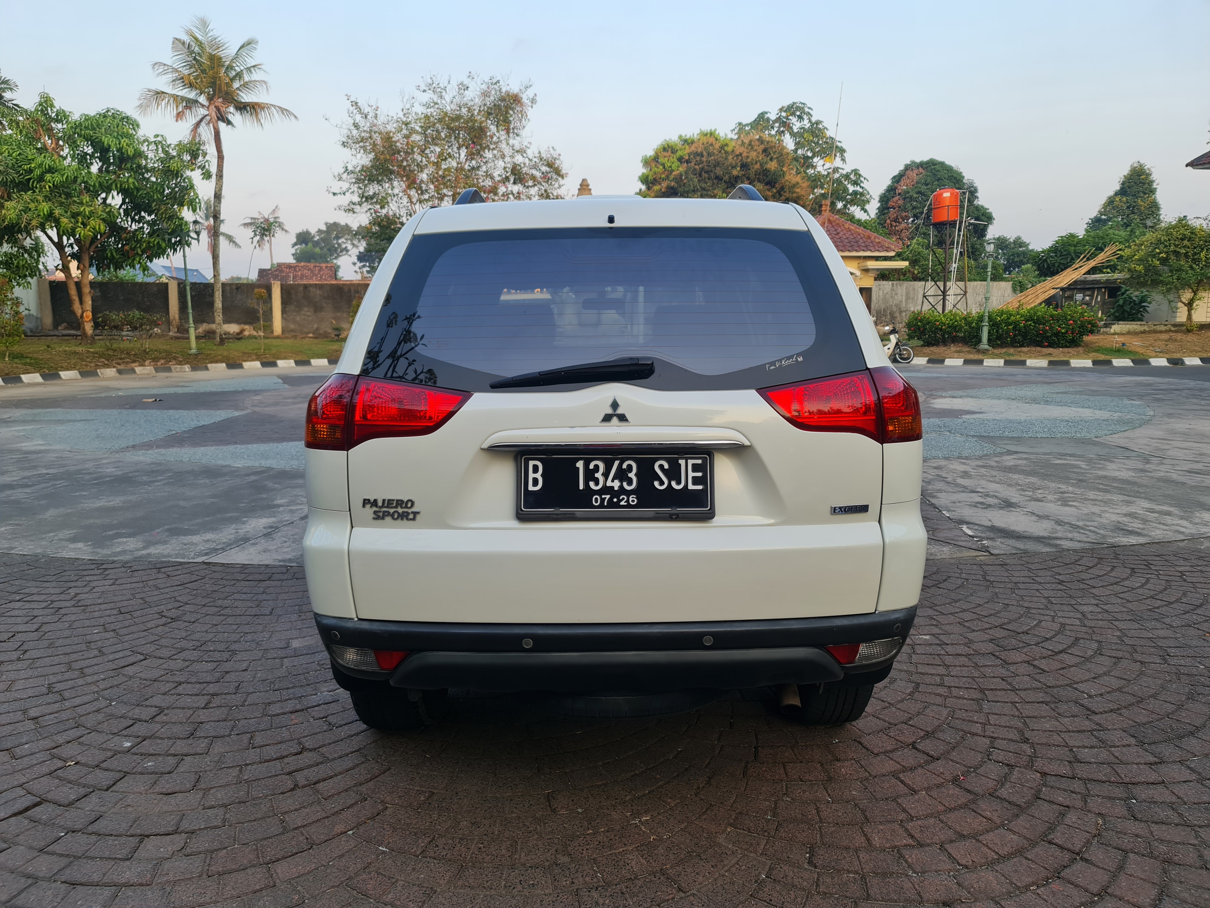 2011 Mitsubishi Pajero Sport Exceed AT 4x2 2011 Mitsubishi Pajero Sport Exceed AT 4x2
