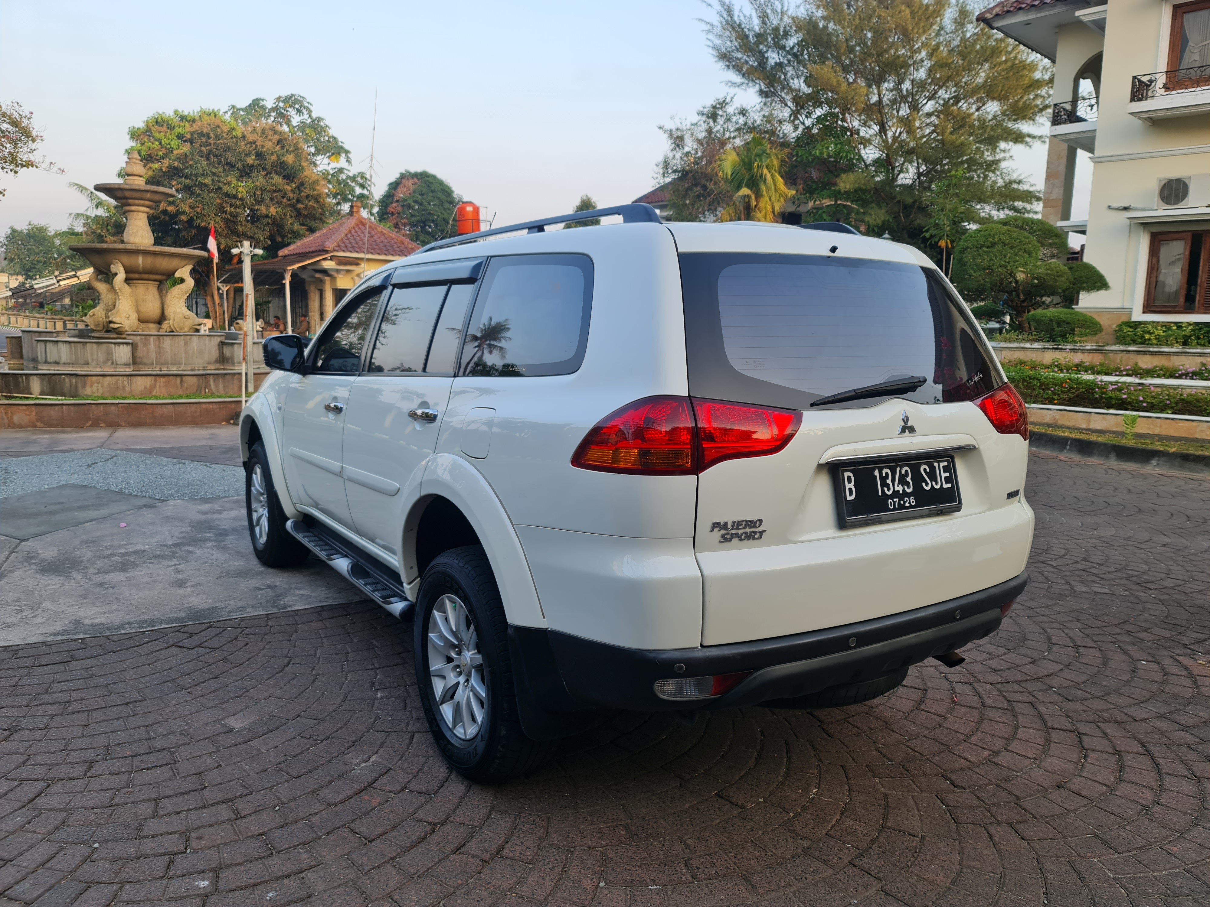 2011 Mitsubishi Pajero Sport Exceed AT 4x2 2011 Mitsubishi Pajero Sport Exceed AT 4x2