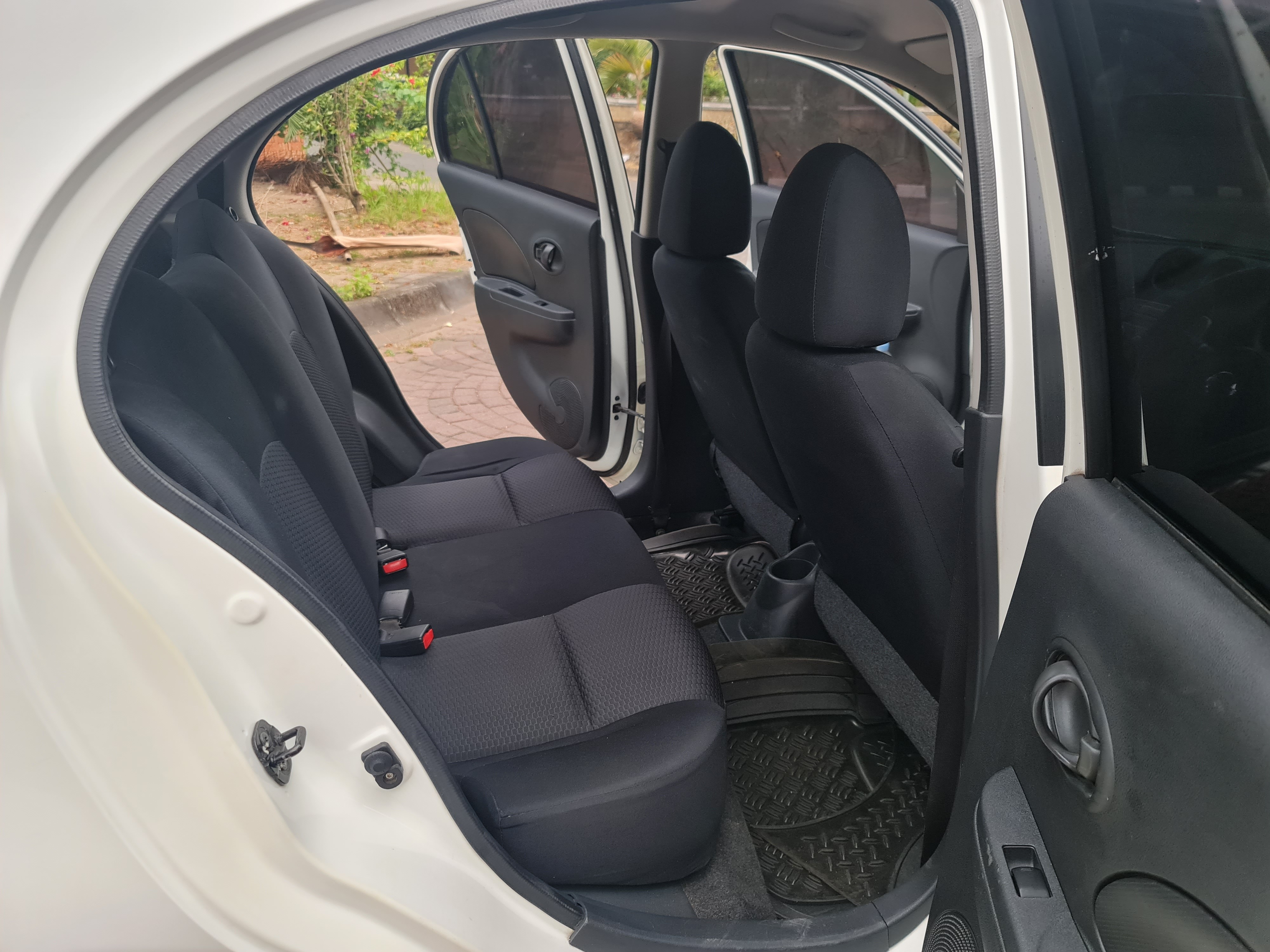 2012 Nissan March 1.2L XS AT 2012 Nissan March 1.2L XS AT