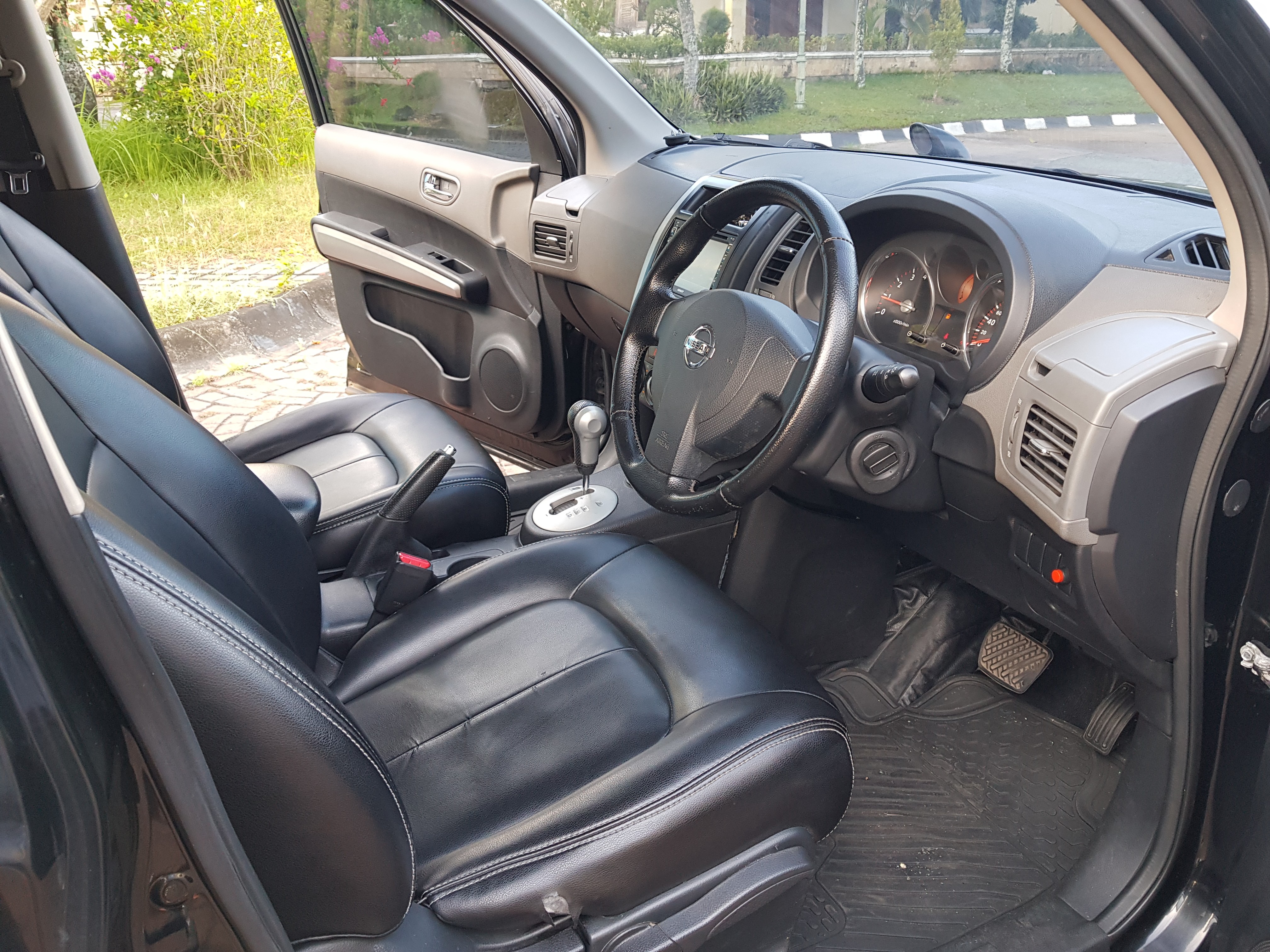 2009 Nissan X Trail ST 2.5L AT 2009 Nissan X Trail ST 2.5L AT