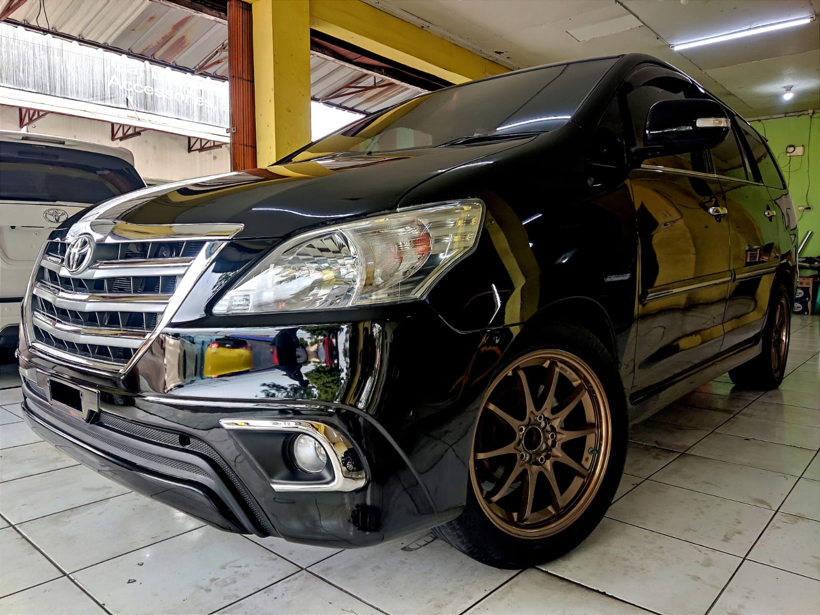 2015 Toyota Innova 2015 Toyota Innova