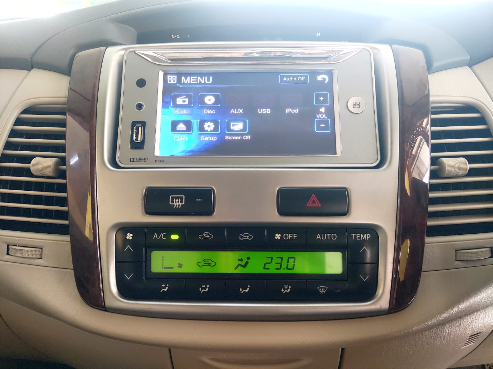 2015 Toyota Innova 2015 Toyota Innova