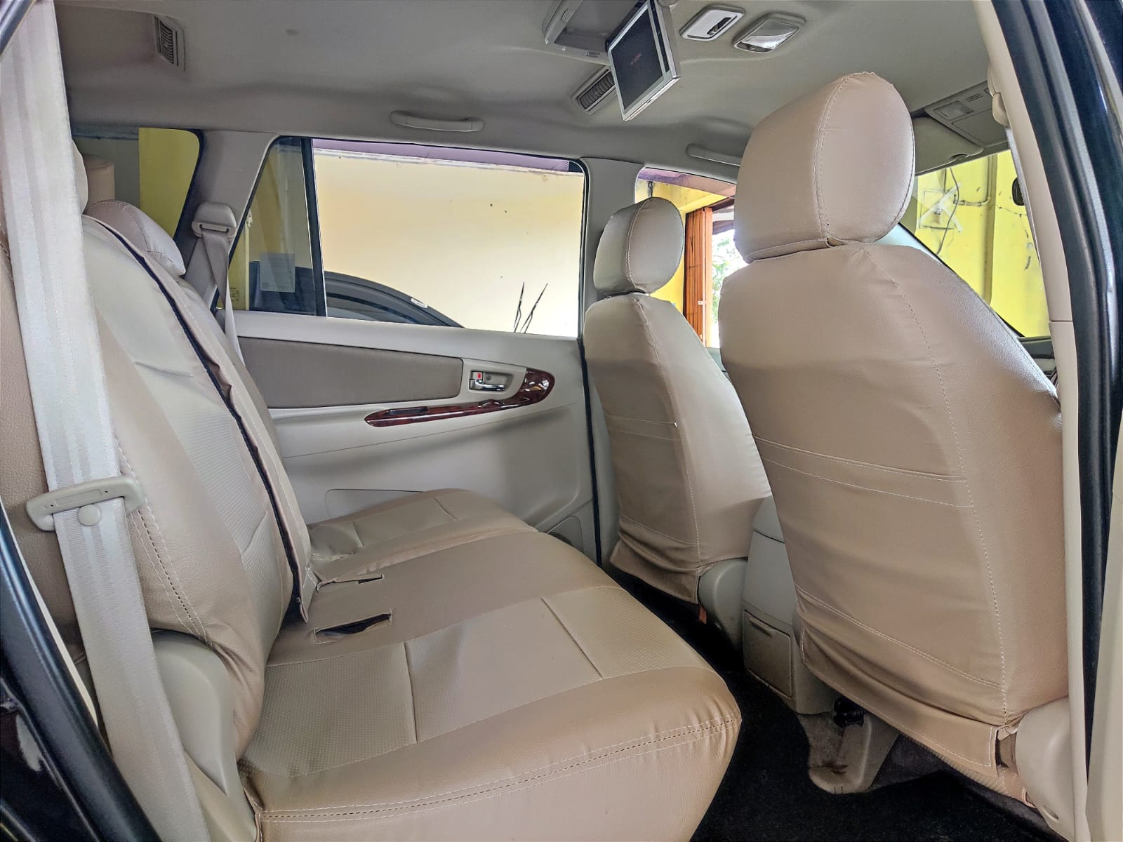 2015 Toyota Innova 2015 Toyota Innova