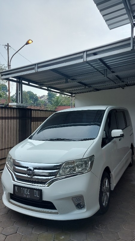 2013 Nissan Serena