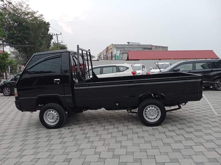 2022 Mitsubishi L300 2022 Mitsubishi L300