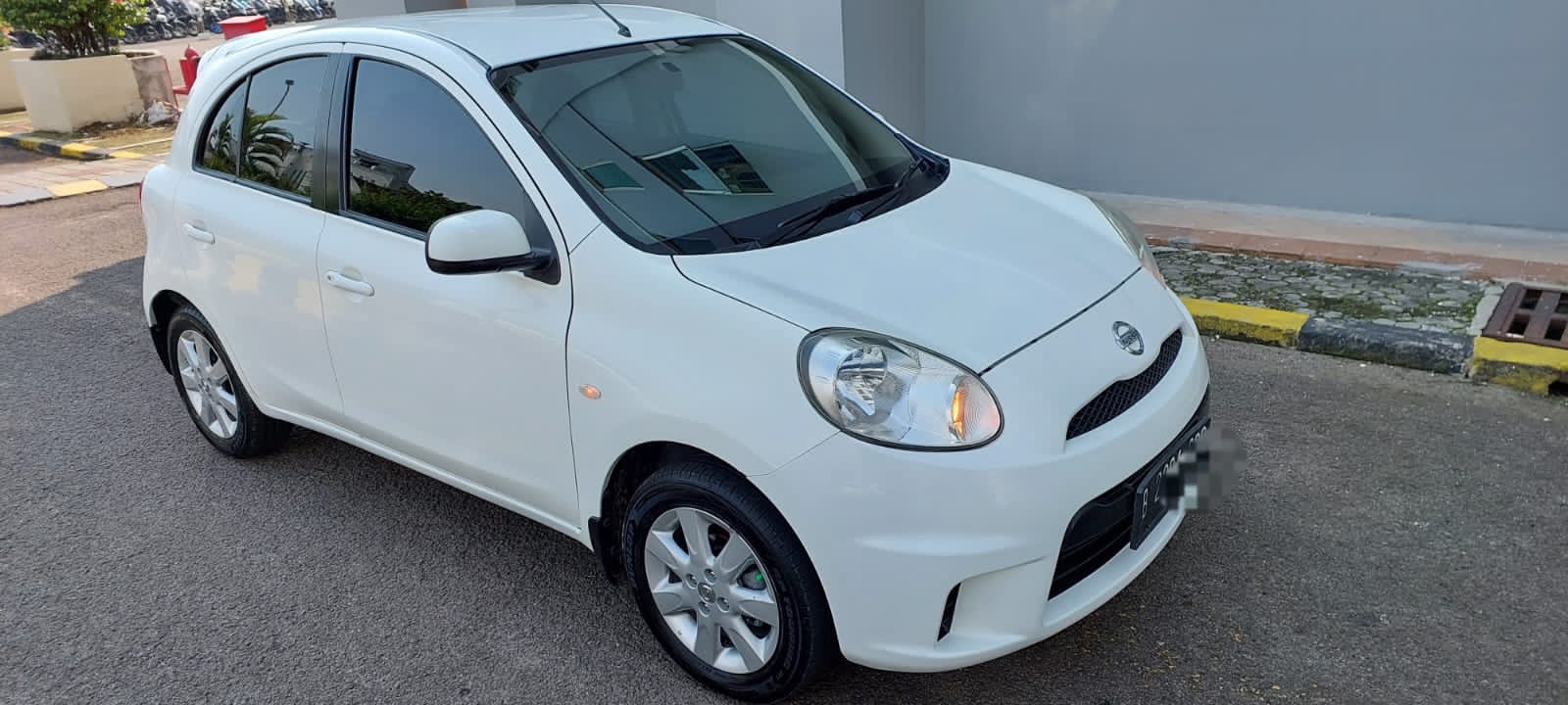 2013 Nissan March Bekas 2013 Nissan March Bekas