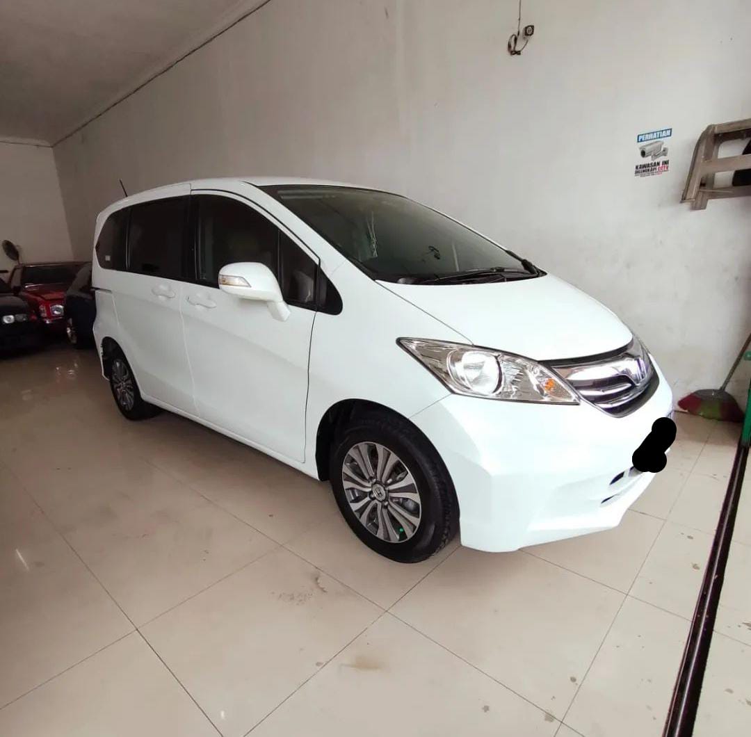 Second Hand 2013 Honda Freed Second Hand 2013 Honda Freed