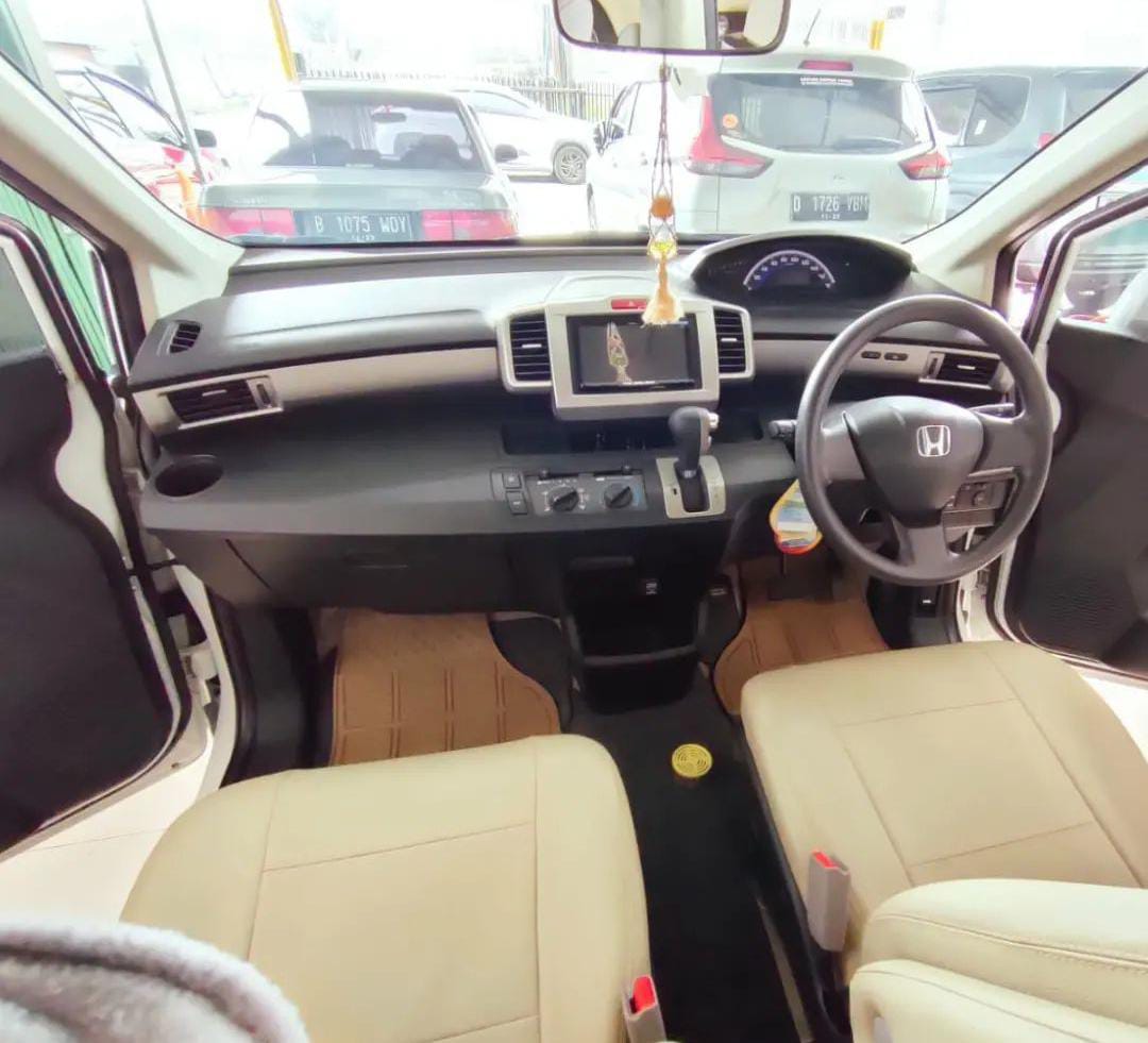 2013 Honda Freed 2013 Honda Freed