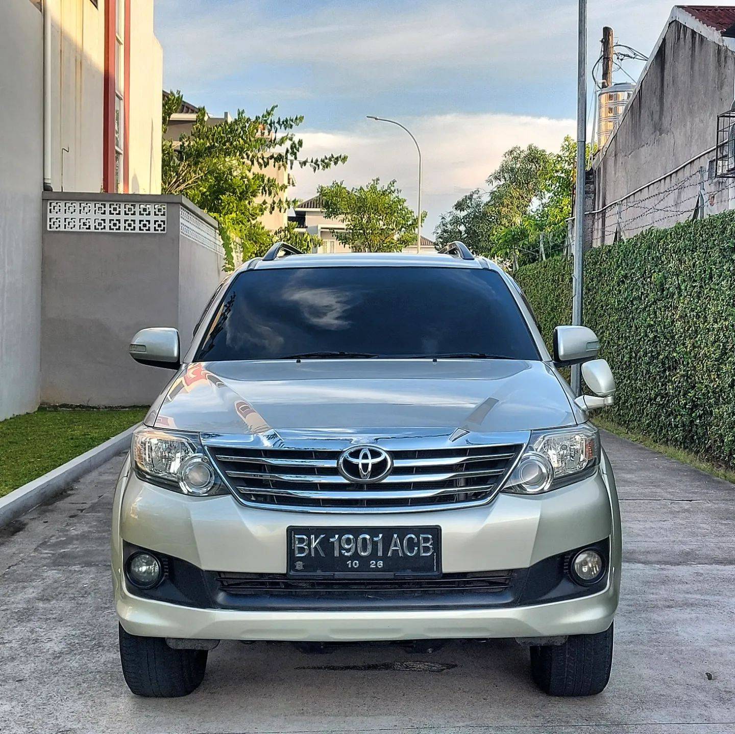 Second Hand 2011 Toyota Fortuner 4X2 G AT DIESEL TRD SPORTIVO