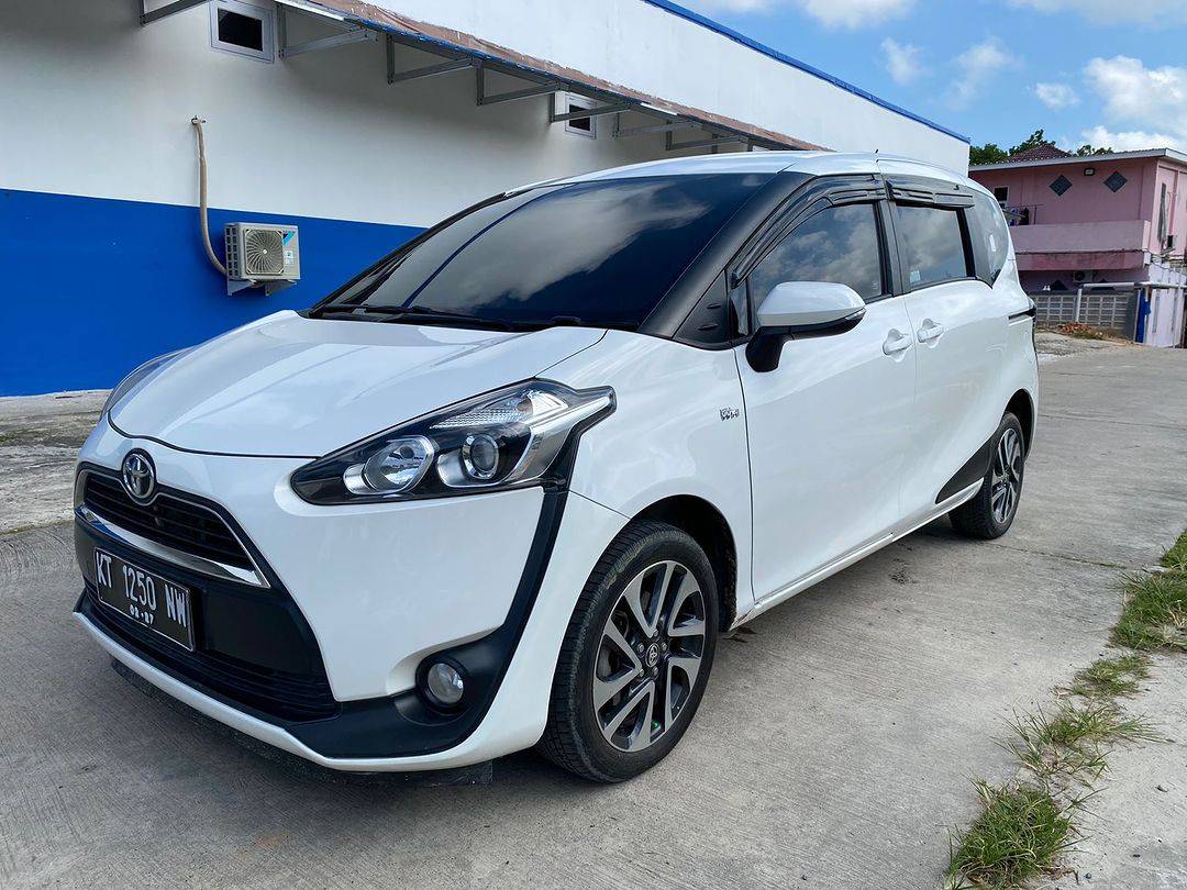 2017 Toyota Sienta 2017 Toyota Sienta