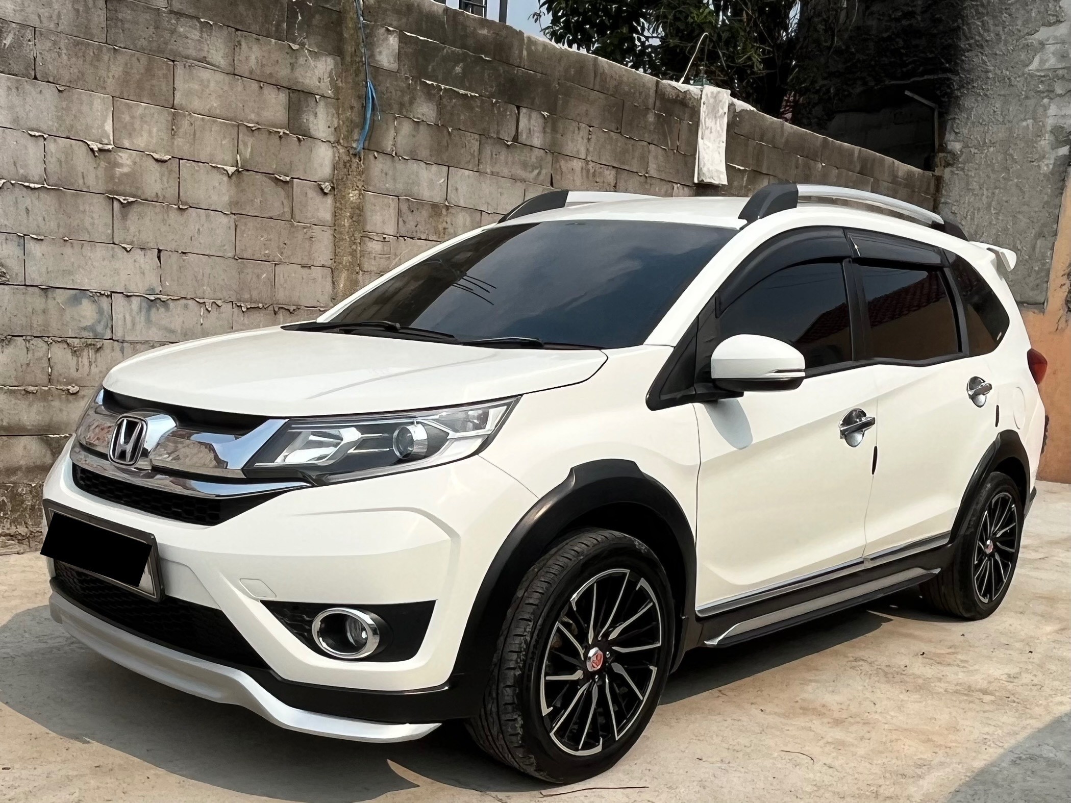 Second Hand 2016 Honda BRV Second Hand 2016 Honda BRV