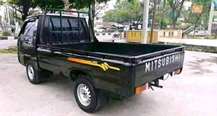 2015 Mitsubishi L300 2015 Mitsubishi L300