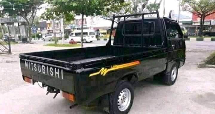 2015 Mitsubishi L300 2015 Mitsubishi L300