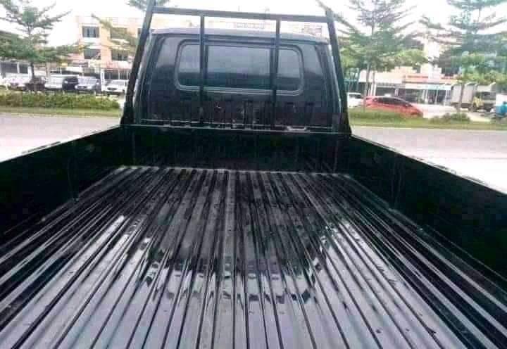 2015 Mitsubishi L300 2015 Mitsubishi L300