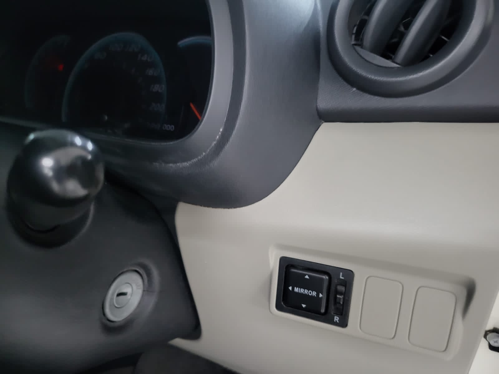 2012 Daihatsu Sirion 2012 Daihatsu Sirion