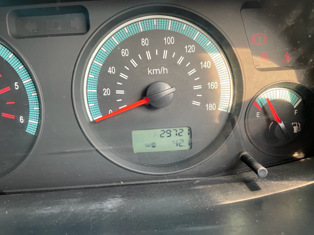 2016 Isuzu Panther 2016 Isuzu Panther