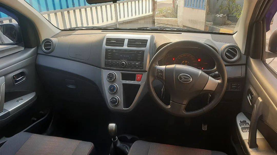 2015 Daihatsu Sirion 1.3L D AT 2015 Daihatsu Sirion 1.3L D AT