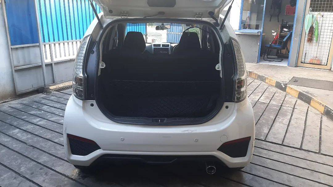 2015 Daihatsu Sirion 1.3L D AT 2015 Daihatsu Sirion 1.3L D AT