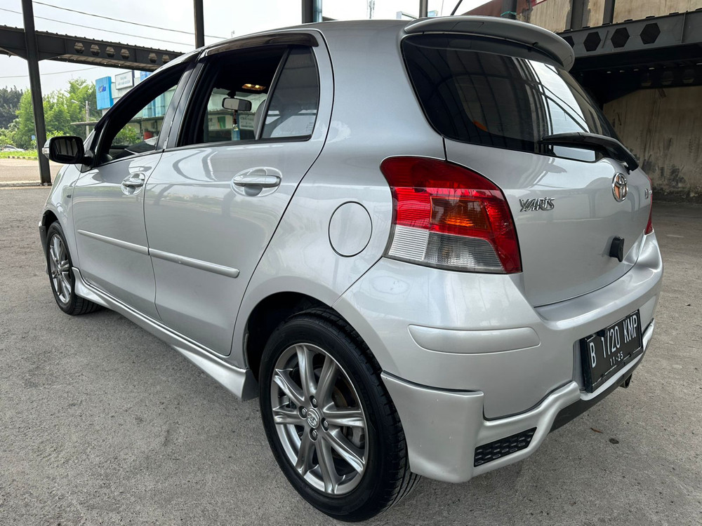 2010 Toyota Yaris 2010 Toyota Yaris