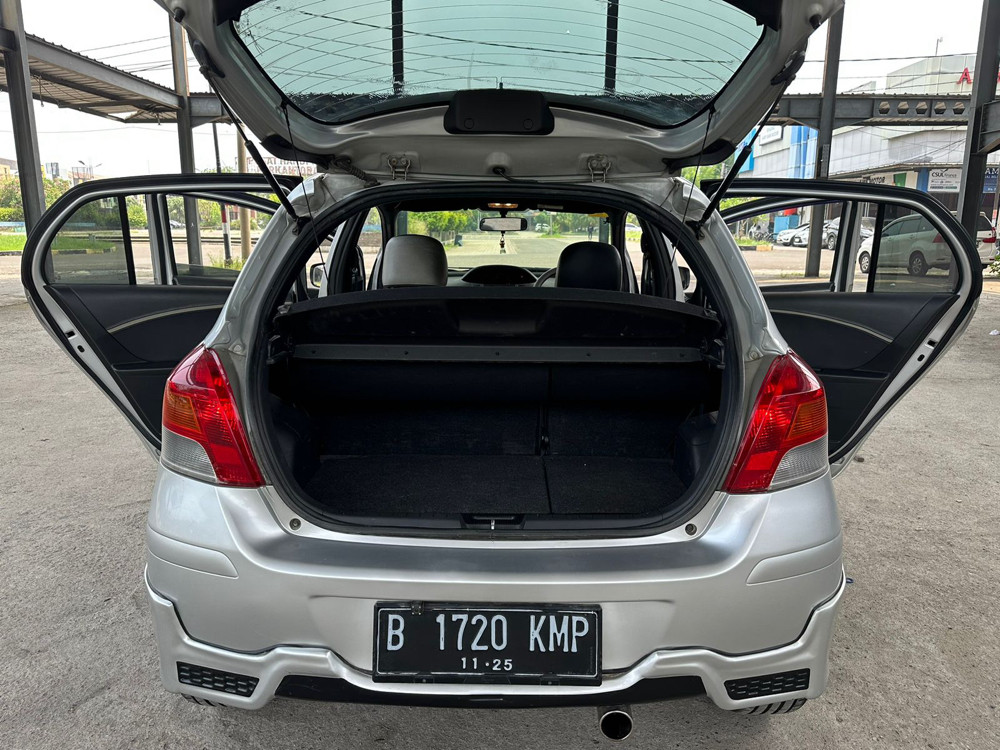 2010 Toyota Yaris 2010 Toyota Yaris