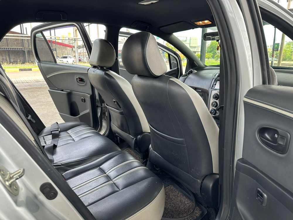 2010 Toyota Yaris 2010 Toyota Yaris